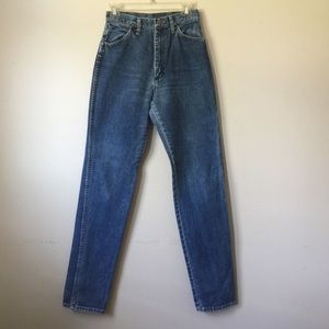 Vintage High Rise Wrangler Jeans!